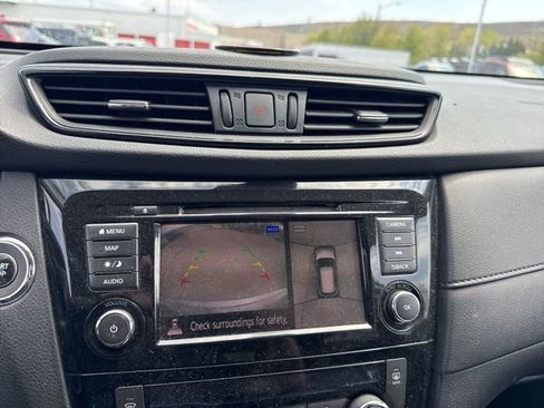 Used 2020 Nissan Rogue SV w/ Sun & Sound Touring Package AWD/4WD image 15
