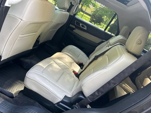 Used 2016 Ford Explorer Platinum AWD/4WD image 29