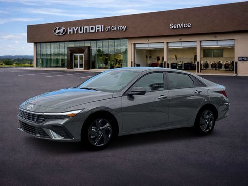New 2026 Hyundai Elantra SEL Sport FWD image 2