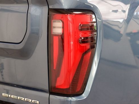 Used 2024 GMC Sierra 2500 Denali w/ Technology Package AWD/4WD image 22