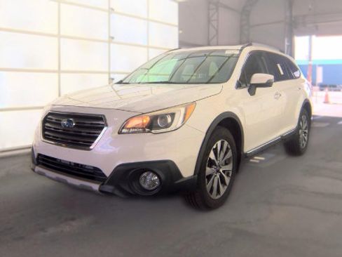 Used 2017 Subaru Outback 3.6R Touring w/ Popular Package #5A AWD/4WD image 1
