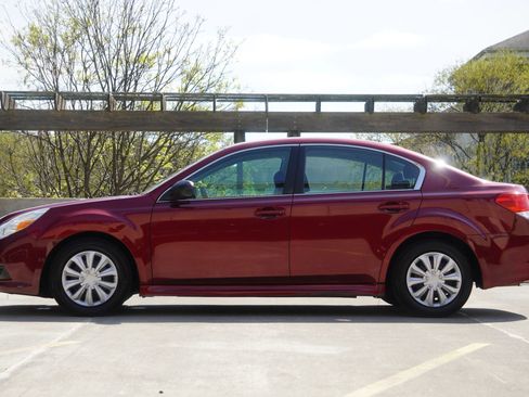 Used 2011 Subaru Legacy 2.5i image 8