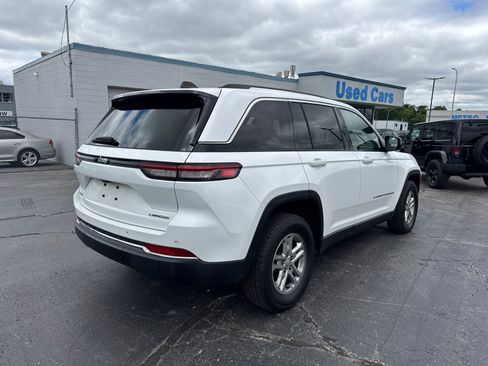 Used 2024 Jeep Grand Cherokee Laredo AWD/4WD image 5