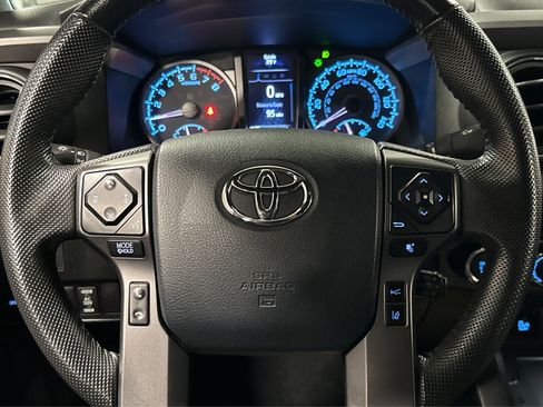 Used 2020 Toyota Tacoma TRD Sport image 22