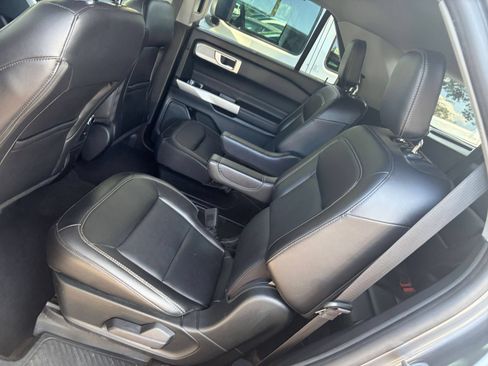 Used 2024 Ford Explorer Limited AWD/4WD image 43