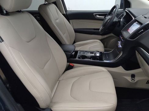 Used 2019 Ford Edge Titanium w/ Equipment Group 301A AWD/4WD image 21