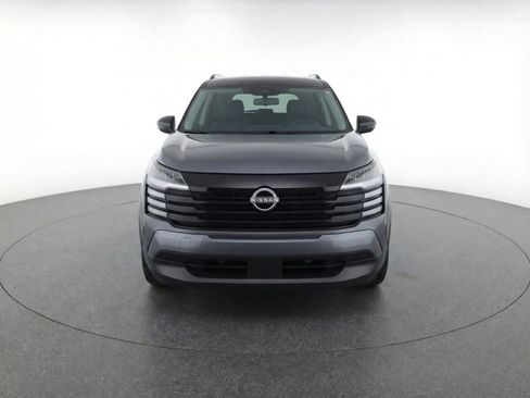 Used 2025 Nissan Kicks SV image 2