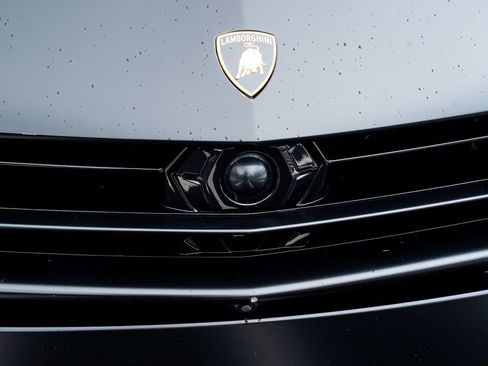 Used 2024 Lamborghini Urus Performante AWD/4WD image 6