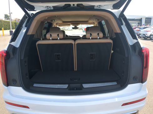 Certified 2020 Cadillac XT6 Premium Luxury w/ Platinum Package image 25