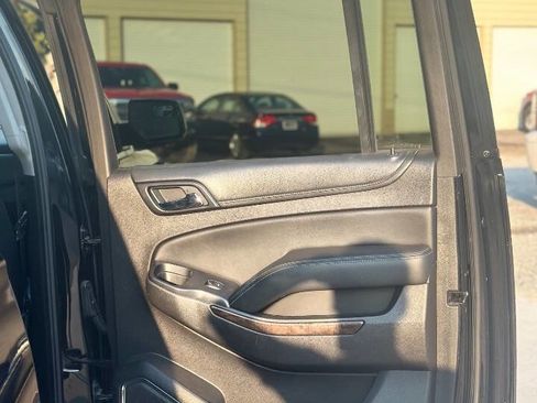 Used 2016 Chevrolet Suburban LS image 19