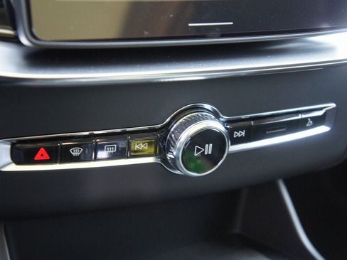 New 2026 Volvo XC90 B6 Plus w/ Protection Package Premier image 16