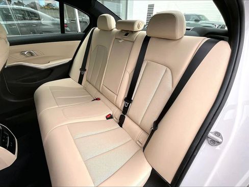 Certified 2024 BMW 330i Sedan w/ Premium Package image 22