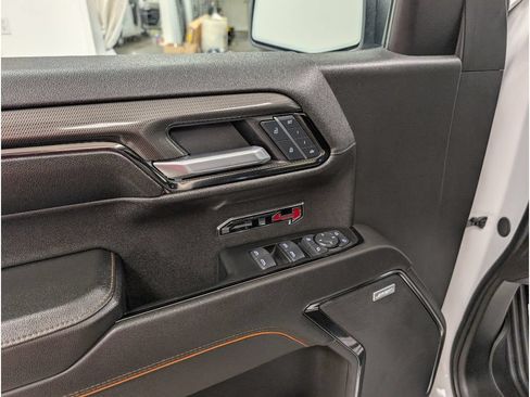 Used 2024 GMC Sierra 1500 AT4 w/ Technology Package AWD/4WD image 8