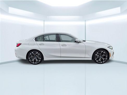 Used 2025 BMW 330i Sedan w/ Premium Package RWD image 6