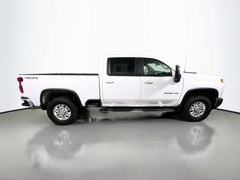 Used 2025 Chevrolet Silverado 2500 LT w/ Convenience Package image 3