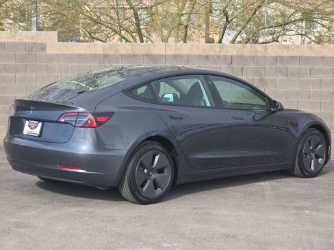 Used 2023 Tesla Model 3 Standard Range image 9