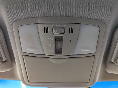 Used 2012 Nissan Murano SL w/ Navigation Pkg image 28