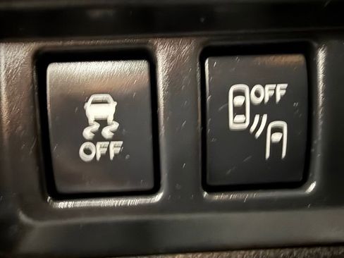 Used 2019 Subaru Ascent Premium image 28