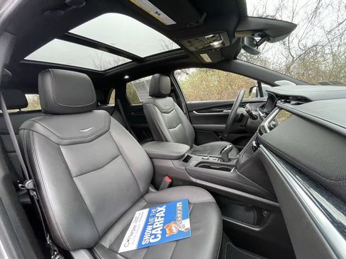 Certified 2025 Cadillac XT5 Premium Luxury image 11