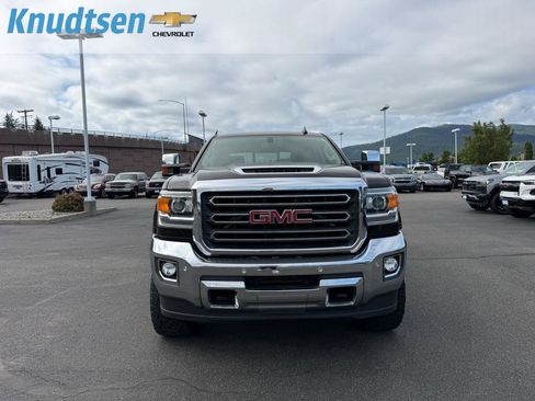 Used 2018 GMC Sierra 3500 SLT AWD/4WD image 2