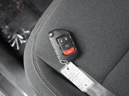 Used 2025 Jeep Wrangler Unlimited Sahara AWD/4WD image 43