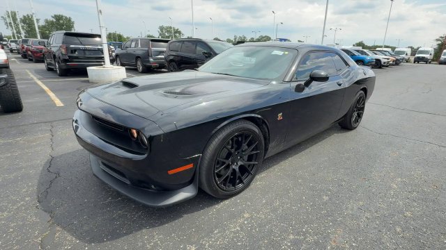 Used 2023 Dodge Challenger R/T Scat Pack RWD image 4