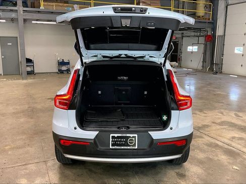 Used 2024 Volvo XC40 B5 Plus w/ Protection Package Premier AWD/4WD image 5
