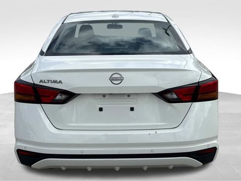 Used 2025 Nissan Altima 2.5 SV FWD image 8
