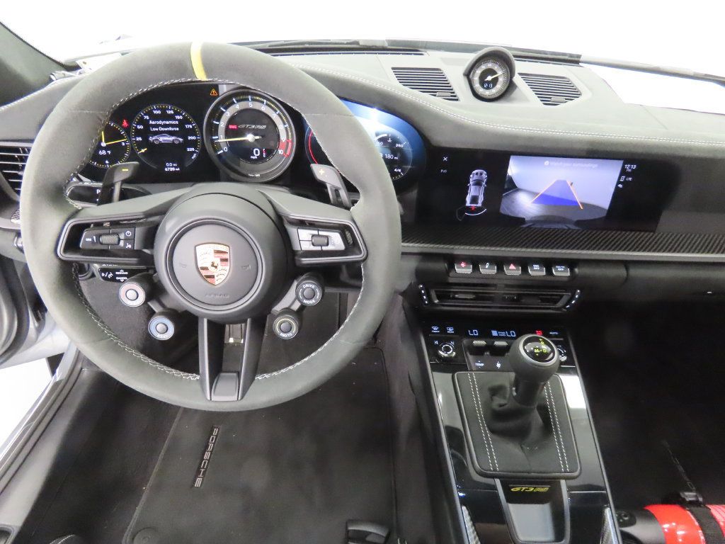 Certified 2025 Porsche 911 GT3 RS RWD image 15