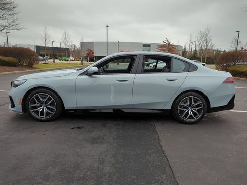 New 2024 BMW i5 eDrive40i w/ M Sport Package image 4