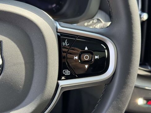Certified 2025 Volvo XC60 B5 Plus AWD/4WD image 23