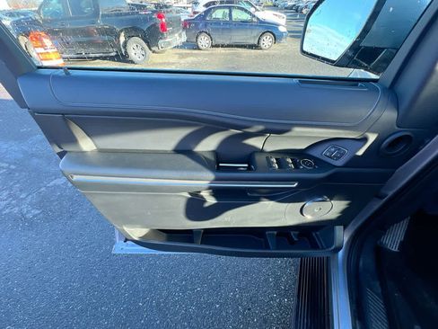 Used 2024 Ford Expedition Max XLT image 13