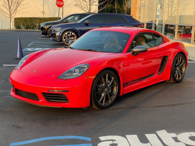 Used 2023 Porsche 718 Cayman w/ 718 T Interior Package RWD image 10