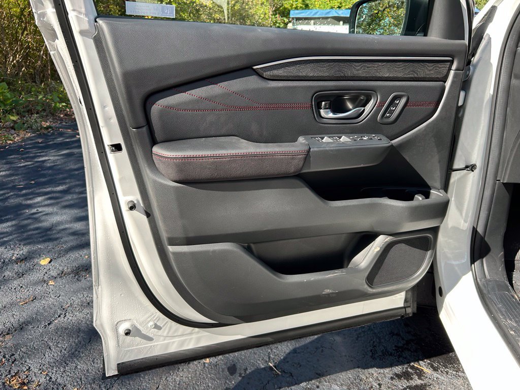 New 2026 Honda Pilot Black Edition image 24