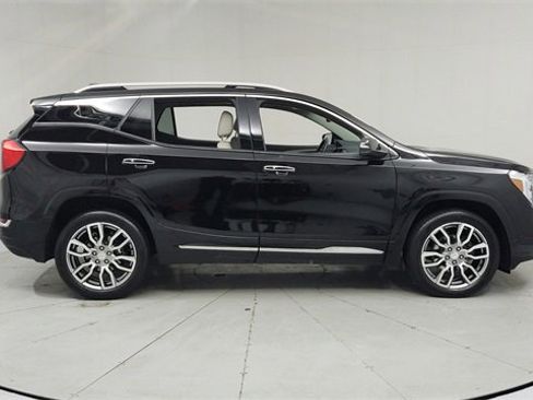 Used 2022 GMC Terrain Denali w/ LPO, Floor Liner Package image 6