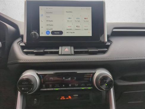 Used 2025 Toyota RAV4 LE AWD/4WD image 19