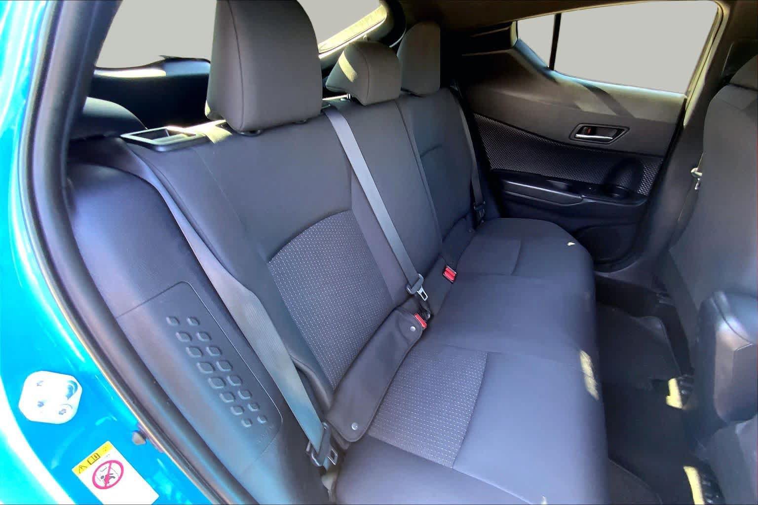 Used 2019 Toyota C-HR XLE FWD image 34