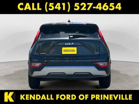 Used 2023 Kia Niro LX FWD image 4