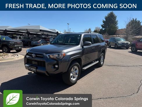 Used 2023 Toyota 4Runner SR5 Premium w/ SR5 Premium Package AWD/4WD image 3