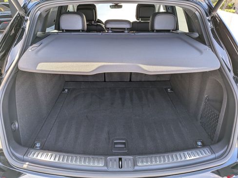 Certified 2024 Porsche Macan AWD/4WD image 22