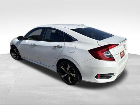 Used 2017 Honda Civic Touring image 5