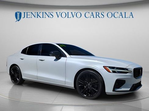 Used 2024 Volvo S60 B5 Plus w/ Climate Package FWD image 2