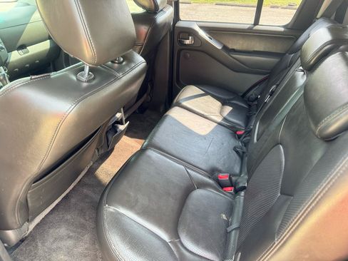 Used 2011 Nissan Pathfinder Silver AWD/4WD image 37