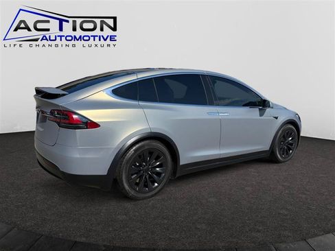 Used 2018 Tesla Model X 75D AWD/4WD image 7