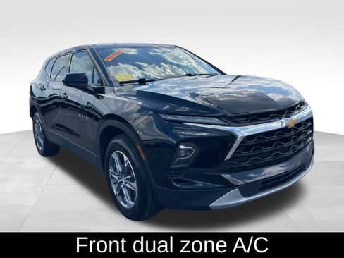 Used 2023 Chevrolet Blazer LT FWD image 3
