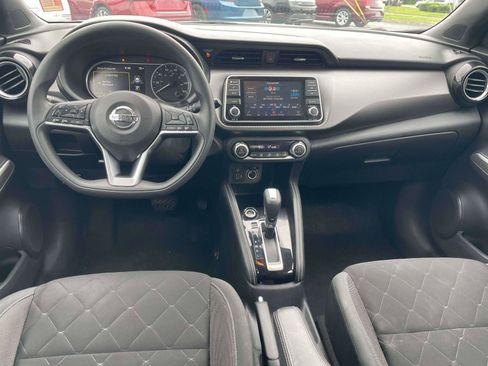 Used 2020 Nissan Kicks SV FWD image 7