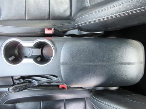 Used 2021 Ford Mustang Premium image 15