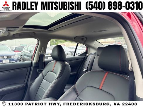 Used 2025 Nissan Sentra SR w/ SR Premium Package FWD image 2