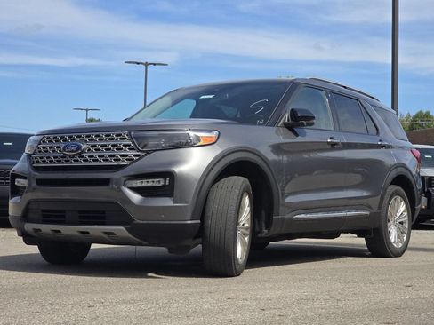 Used 2022 Ford Explorer Limited w/ Equipment Group 301A AWD/4WD image 12