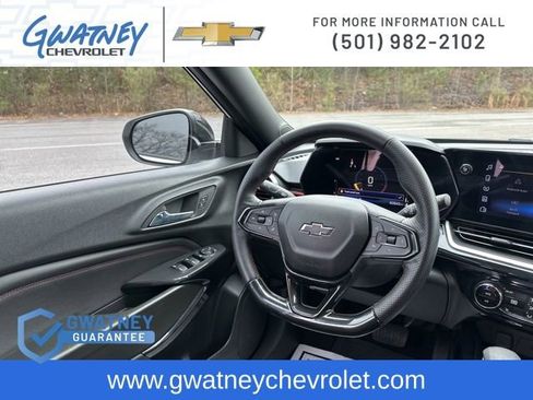 Used 2024 Chevrolet Trax RS w/ Sunroof Package image 23